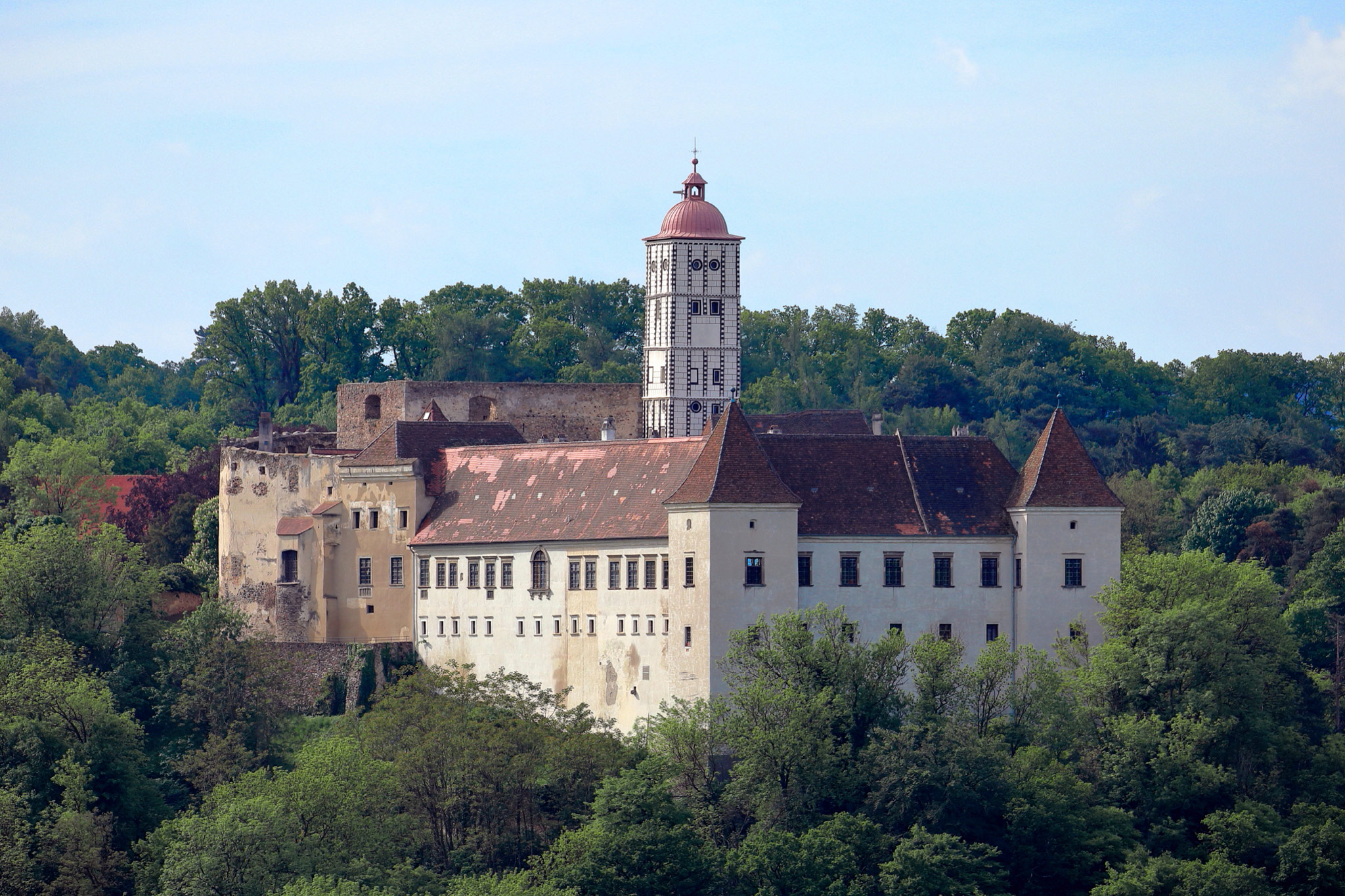 Schallaburg (Photo license: CC-BY-SA 4.0)